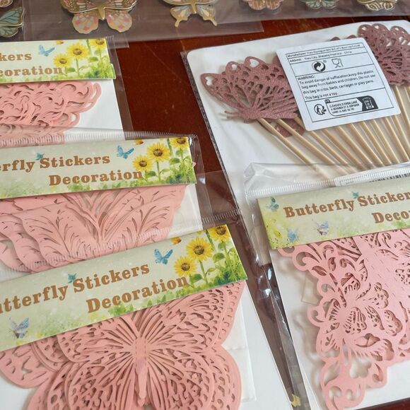 Crafters Square Butterfly Stickers Appliqués in a Butterfly Themed Box - Picture 4 of 16